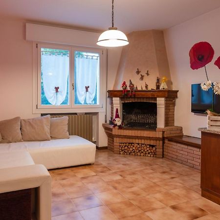Al Casale B&B Casalserugo Eksteriør billede